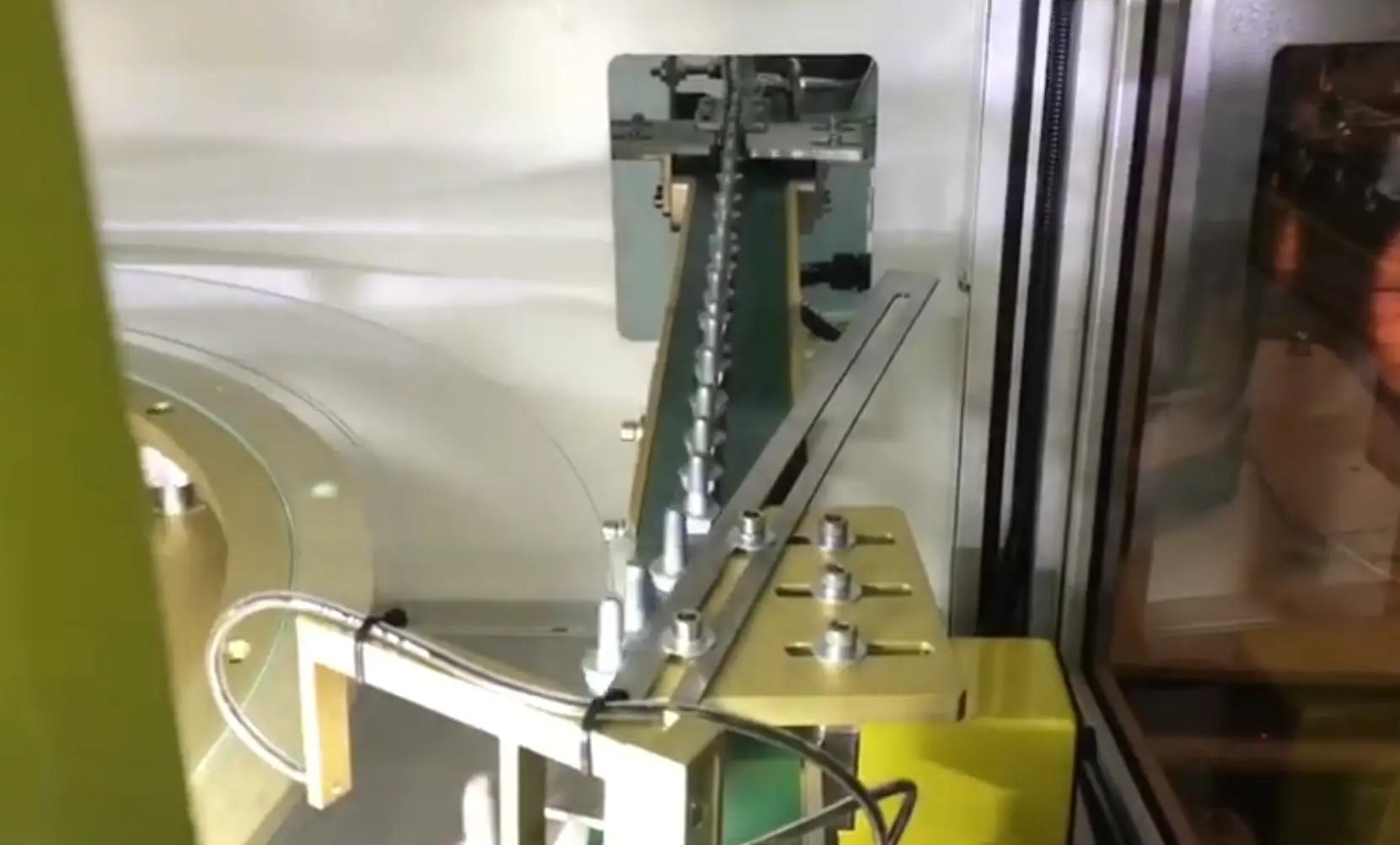 Rainbow Screw Sorting Machine